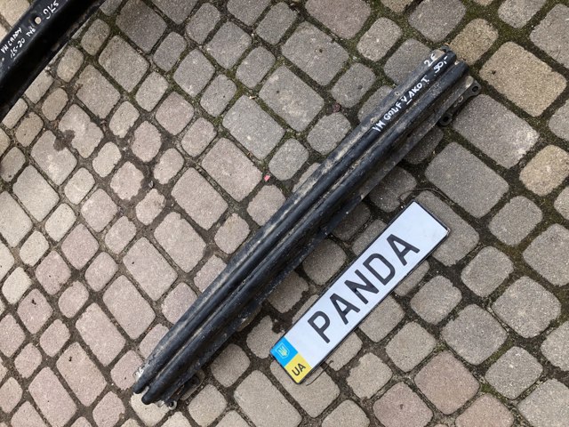 Підсилювач бампера заднього 1K0807305C VAG