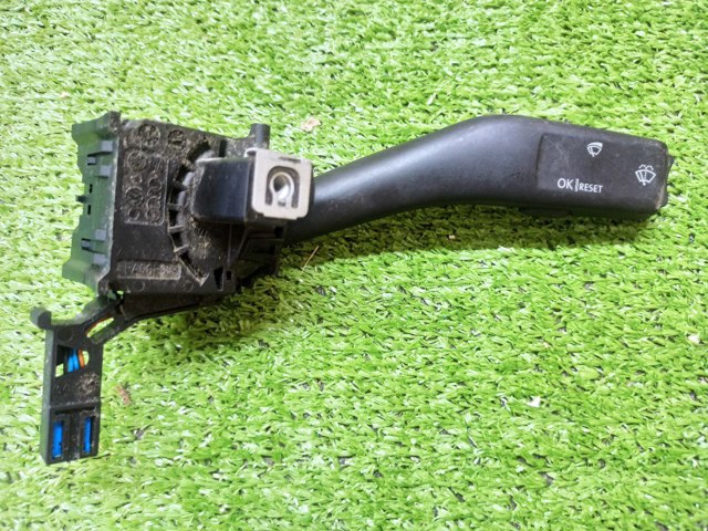 Перемикач підрульовий, правий 1K0953519C VAG