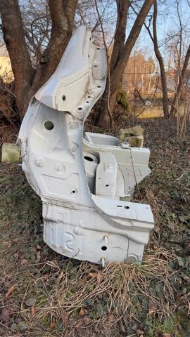 Крило заднє ліве 41117385421 BMW