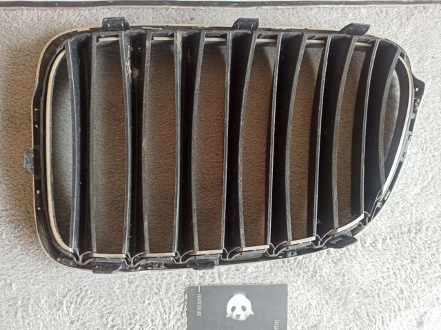 Решітка радіатора права 51112993308 BMW