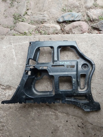Направляюча заднього бампера, права 51127202668 BMW