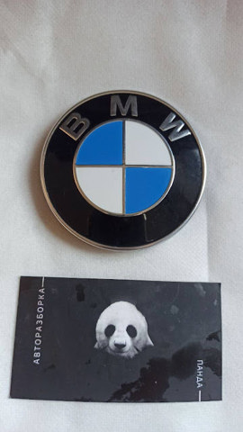 Емблема на кришку багажника, фірм.значок 51147463715 BMW