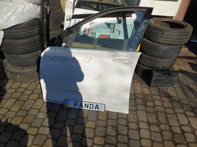 Вікно (передніх дверей) двері 51337197909 BMW