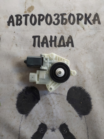 Мотор склопідйомника дверей задніх, правих 51357455084 BMW