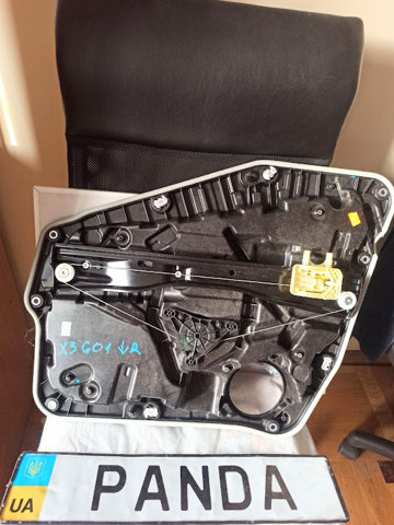 Склопідйомник задніх правих дверей 51357498150 BMW