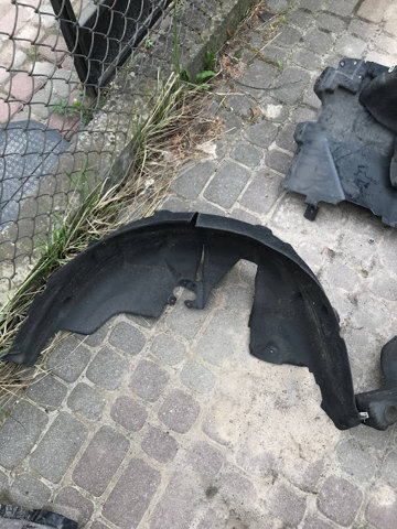 Підкрилок задній лівий 51717290793 BMW