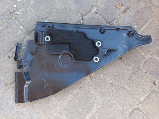 Решітка склоочисників, ліва 51717405636 BMW