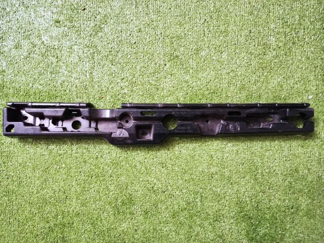 Кронштейн зовнішньої накладки порога правого 51777387346 BMW