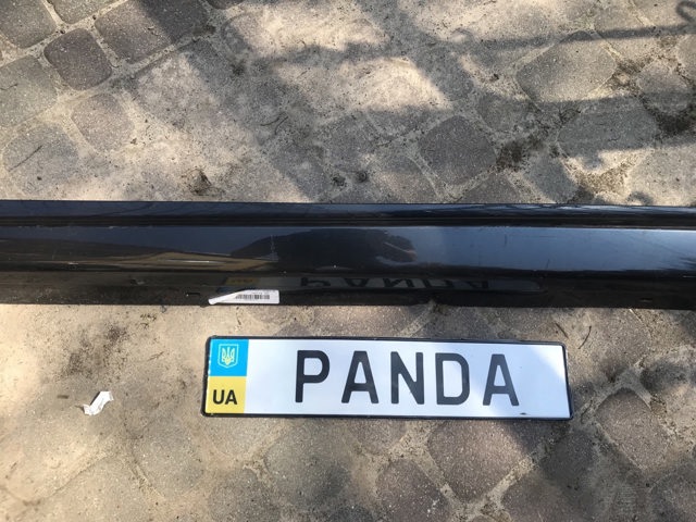 Накладка зовнішня (молдинг) порога, лівий 51777475603 BMW