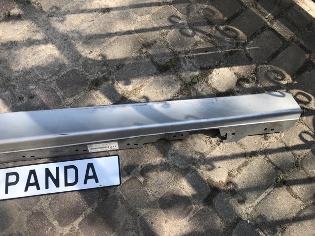 Накладка зовнішня (молдинг) порога, правий 51777475604 BMW