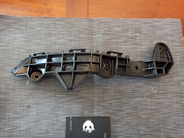 Кріплення бампера 5253678010 TOYOTA