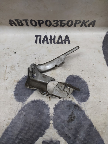 Шарнір капота правий 5341030220 TOYOTA