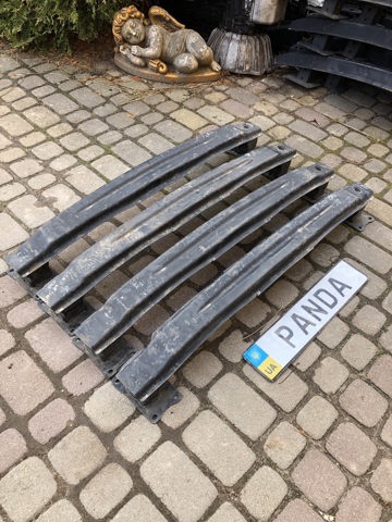 Швелер бампера 5F0807305 VAG
