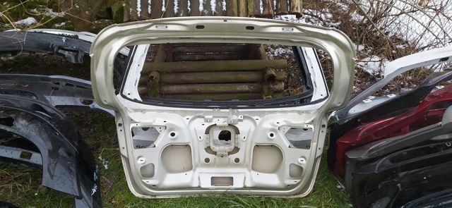 Задня ляда 5P8827024 VAG