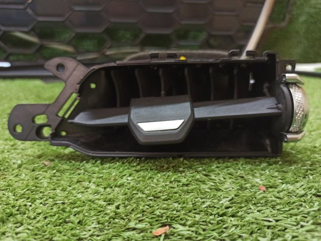 Решітка повітропровода 64115B55149 BMW