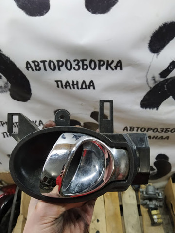 Ручка задніх дверей, внутрішня, ліва 806711HA0B NISSAN