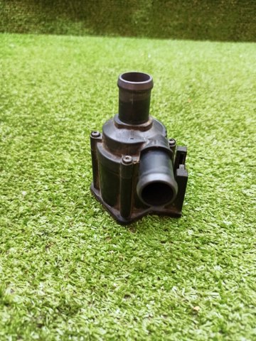 Помпа водяна, (насос) охолодження, додатковий електричний 8K0819147A PORSCHE