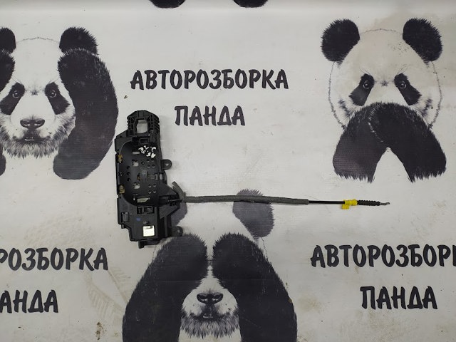 Тримач зовнішньої ручки дверей, передніх лівих 8W01837811A VAG