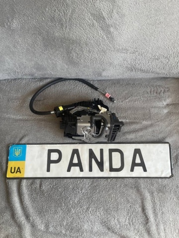 Замок двері правої передньої A0997200802 MERCEDES