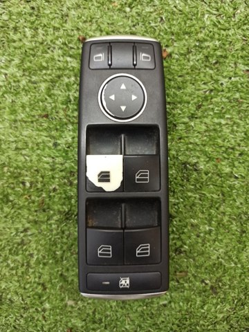 Кнопки переднього лівого склопід'ємника A2049055302 MERCEDES