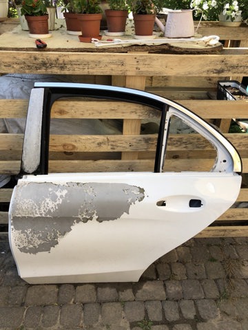 Двері задні A2057300105 MERCEDES
