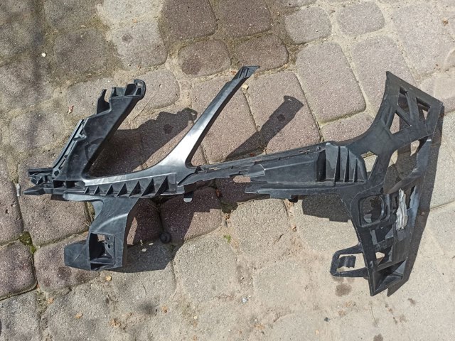 Кронштейн кріплення бампера переднього лівий A2128850365 MERCEDES