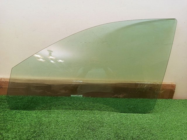 Скло водійських дверей C2S5437 JAGUAR