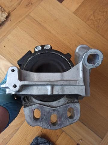KB8W39060 Mazda
