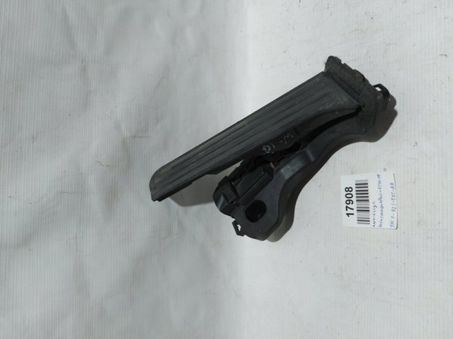 Підаль газу 1K1723503AR VAG