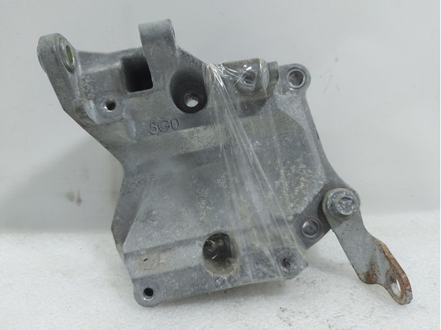 Кронштейн компресора кондиціонера 389305G0A00 HONDA