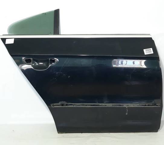 Двері пасажирські задні праві 3C8833056E VAG