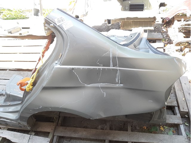 Крило заднє ліве 41217145095 BMW