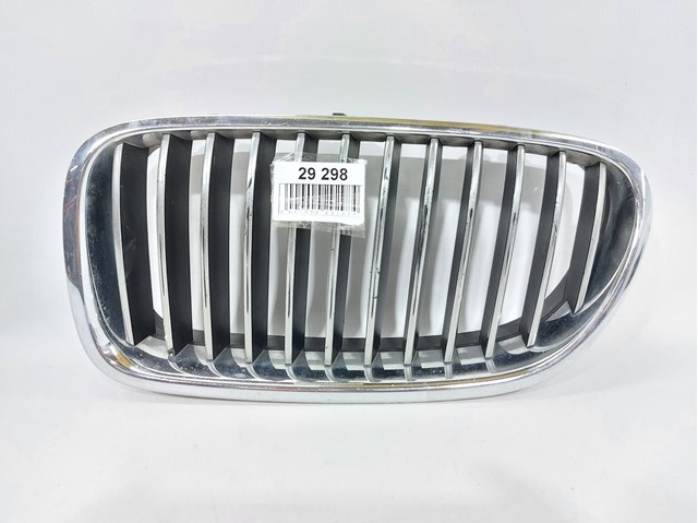 Решітка радіатора ліва 51137261355 BMW