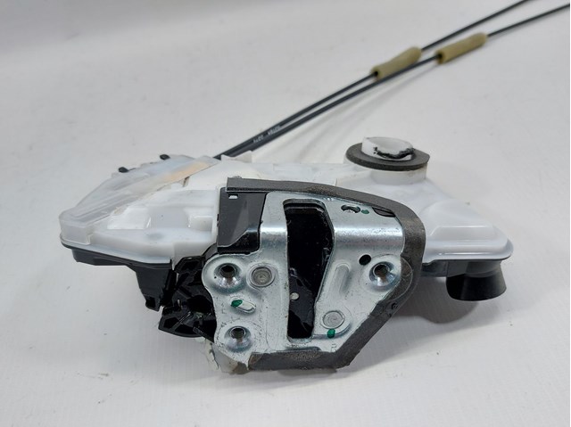 Замок передніх пасажирських дверей 6903002380 TOYOTA