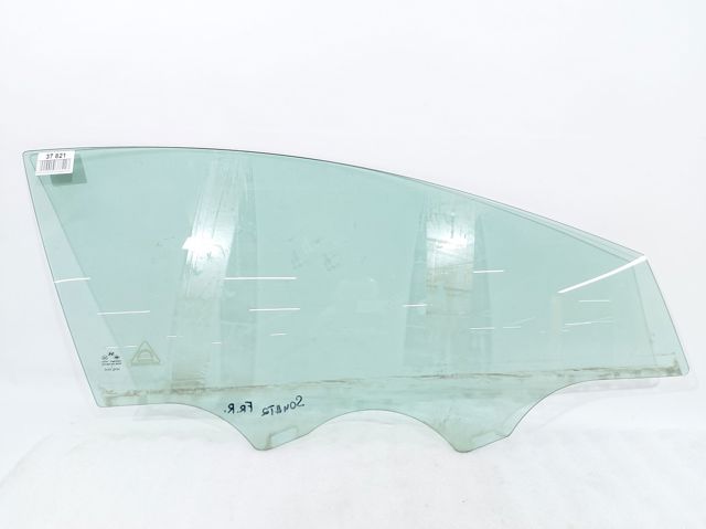 Скло передньої правої двері 824213S010 HYUNDAI