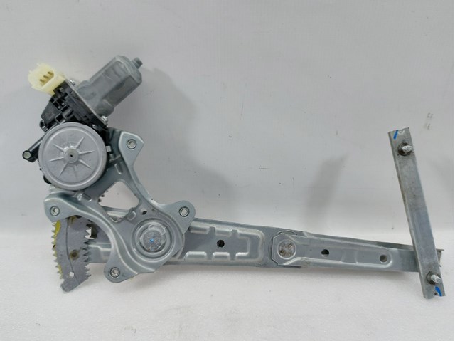 Склопідйомник задніх правих дверей 827204BA2A NISSAN
