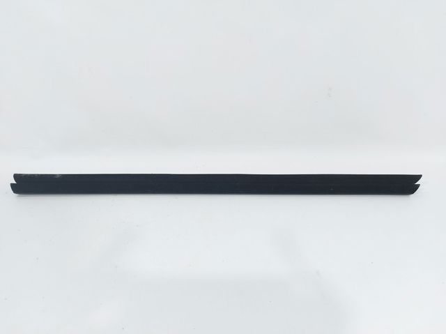 Ущільнювач скла задніх дверей лівих, внутрішній (планка) DS7Z5425861B FORD