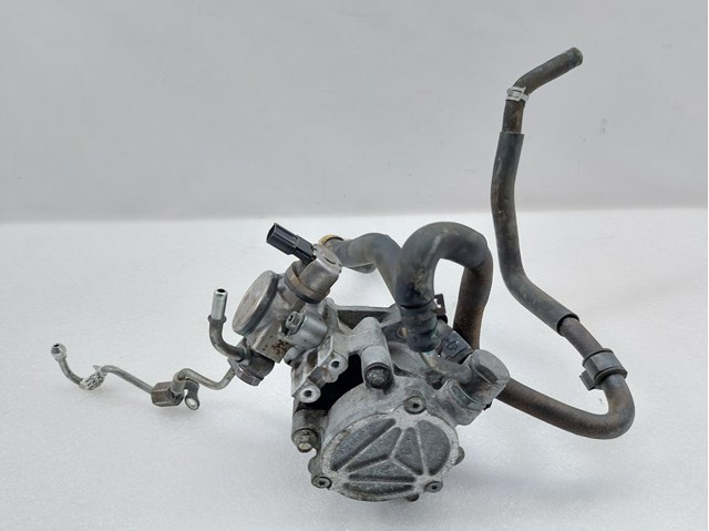 Насос вакуумний PE0718G00B MAZDA