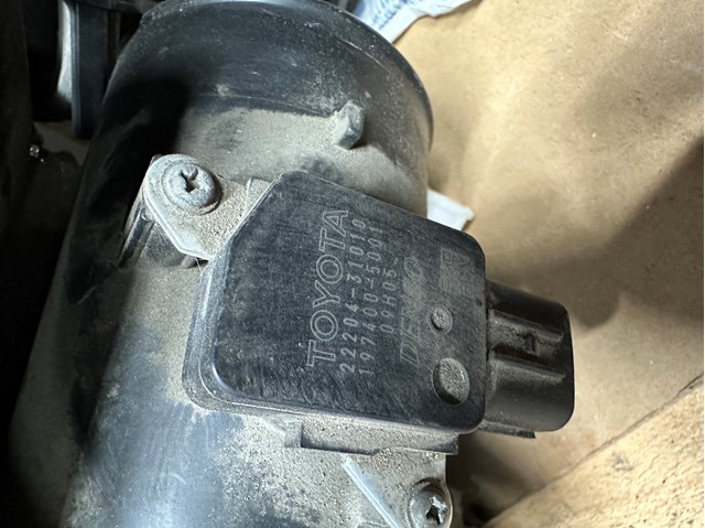 Датчик витрати повітря 2220431010 TOYOTA