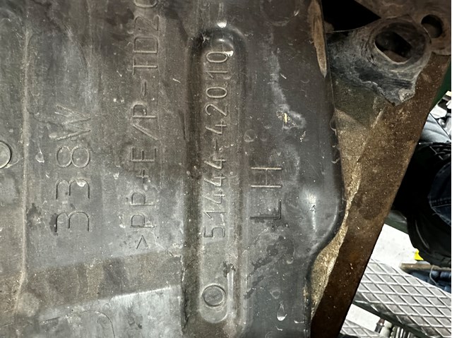 Захист двигуна, лівий 5144442010 TOYOTA