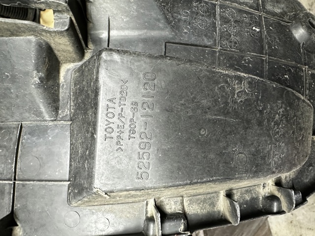 Захист заднього бампера 5259212120 TOYOTA