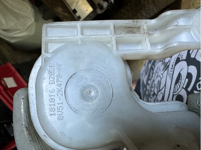 Бачок головного гальмівного циліндру (гальмівної рідини) 8V512K478AF FORD
