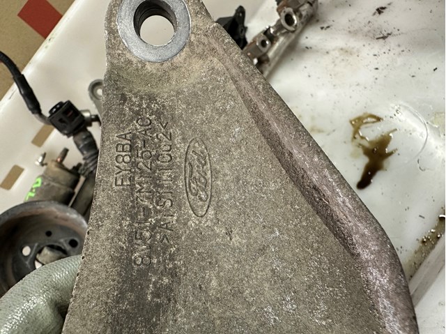 Подушка коробки передач 8V517M125AC FORD