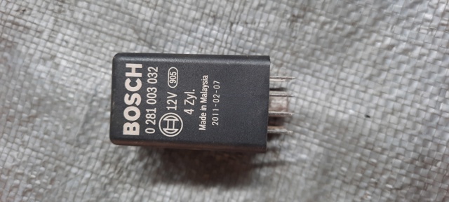 Реле свічок накалу 0281003032 BOSCH