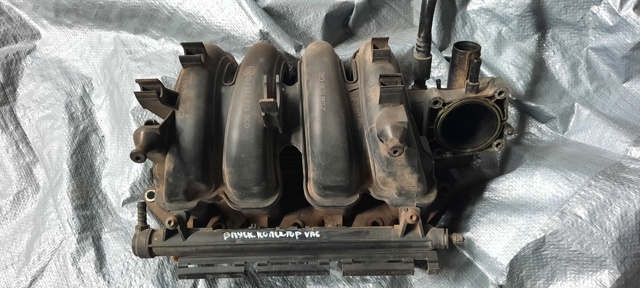 Колектор впускний 036129711FQ VAG
