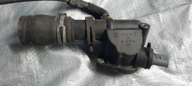 Водопровідна труба 03L121132A VAG