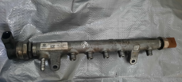Розподільник палива 03L130089A VAG