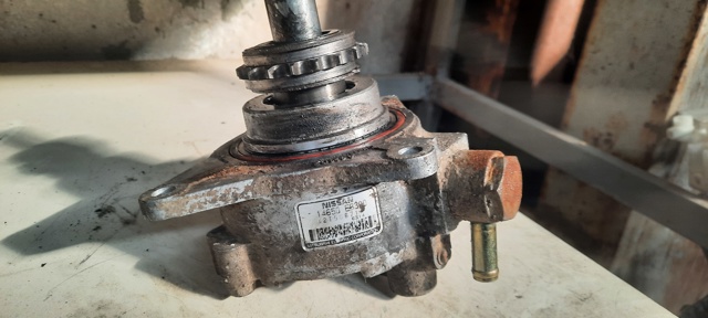 Насос вакуумний 14650EB300 NISSAN