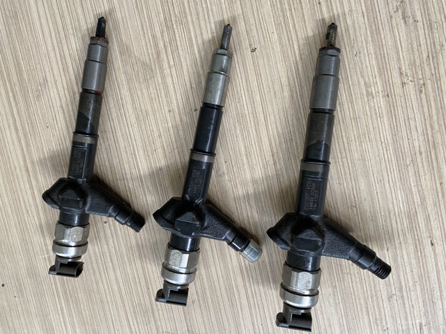 Форсунка інжектора 16600EC00A NISSAN