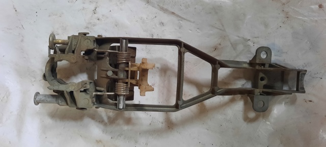 Тримач зовнішньої ручки дверей, задніх правих 7L0839886 VAG